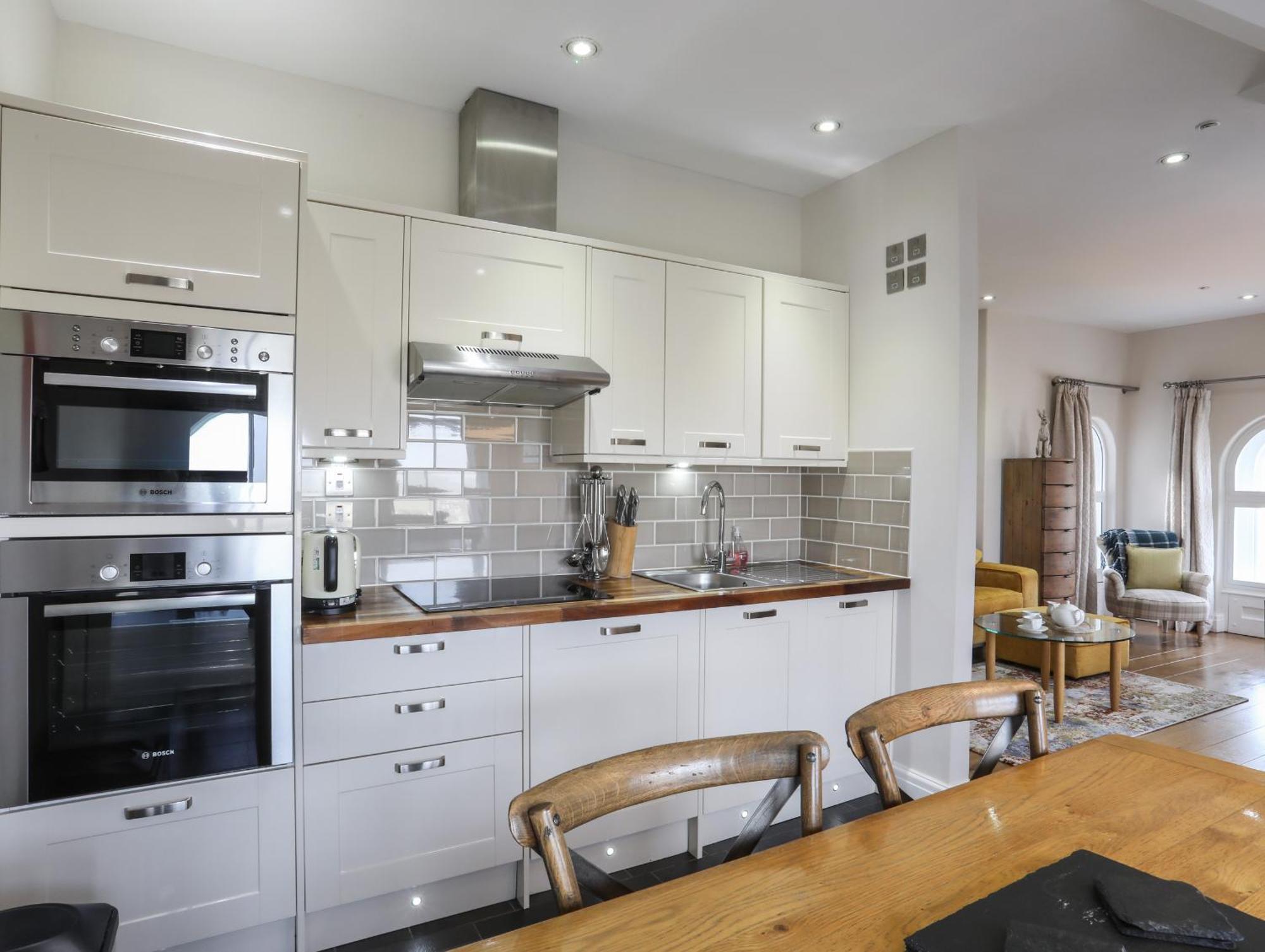 Harlech Apartments - Gwern Экстерьер фото