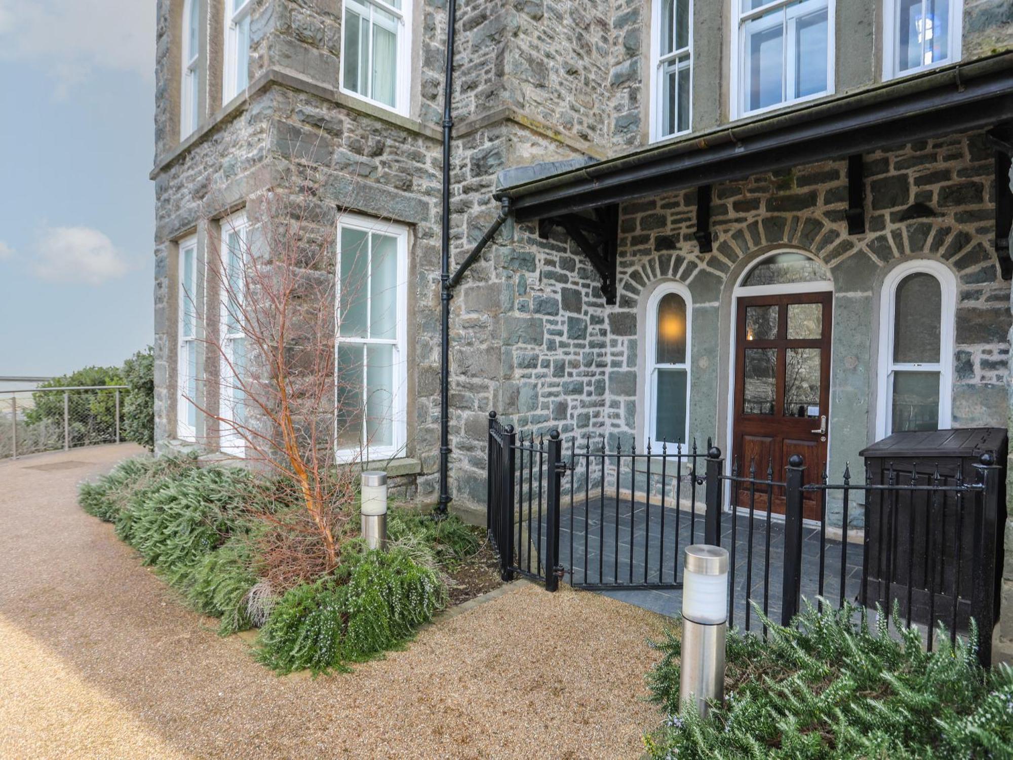 Harlech Apartments - Gwern Экстерьер фото